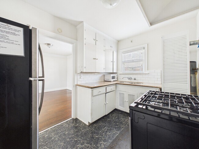 Building Photo - 1920 Richmond Ave.