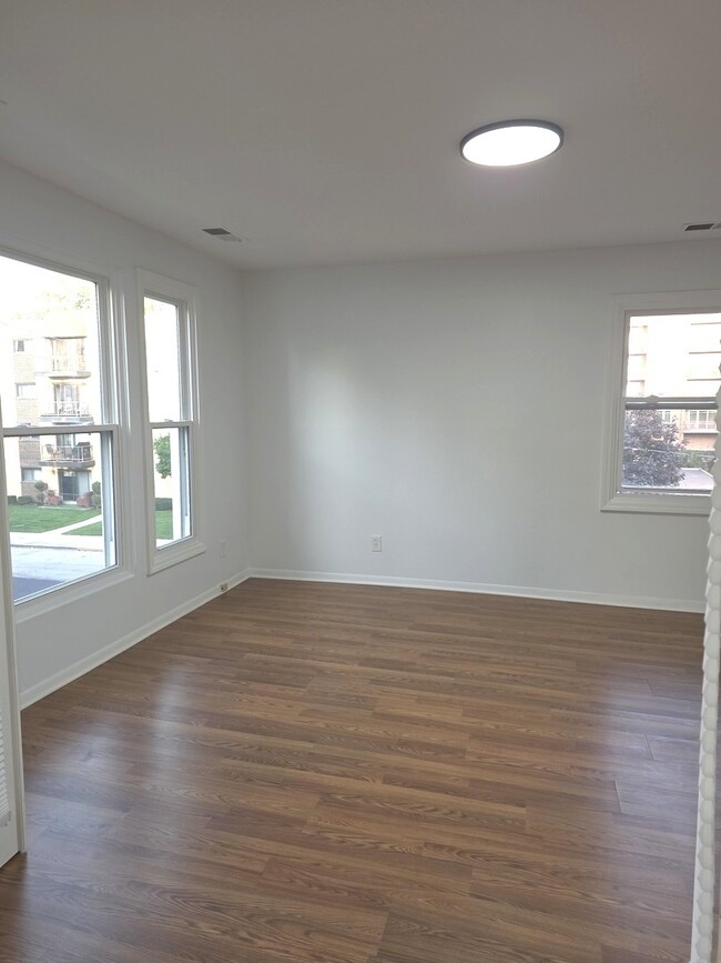 Building Photo - 1397 Brown St