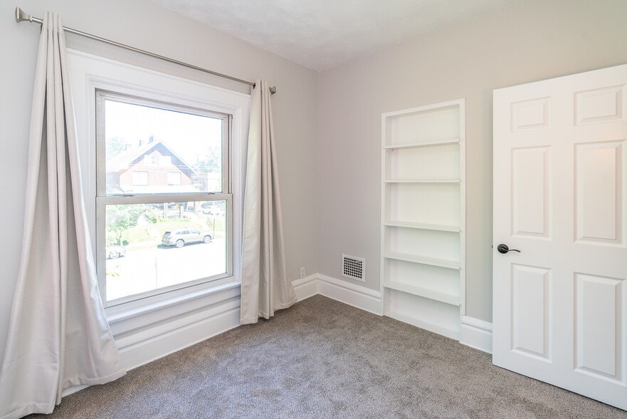 Bedroom 1 - 2435 Summit St