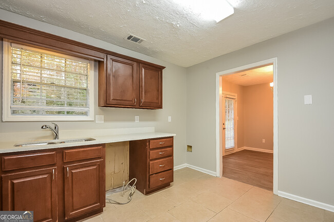 Building Photo - 2568 Creek Terrace