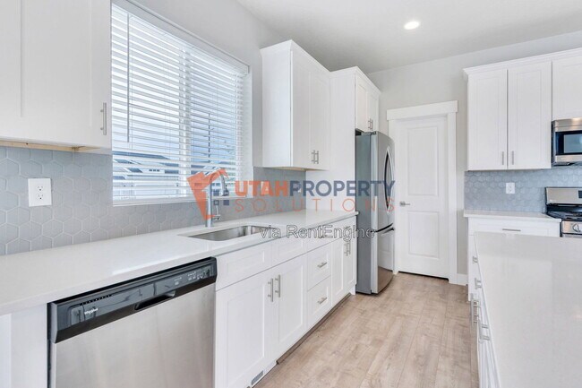 Building Photo - 7632 S Waverly Hls Ln