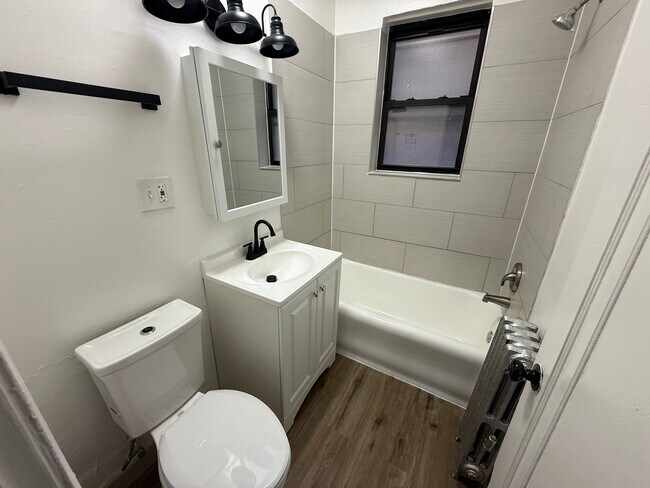 Building Photo - 5214 1/2 S Drexel Ave