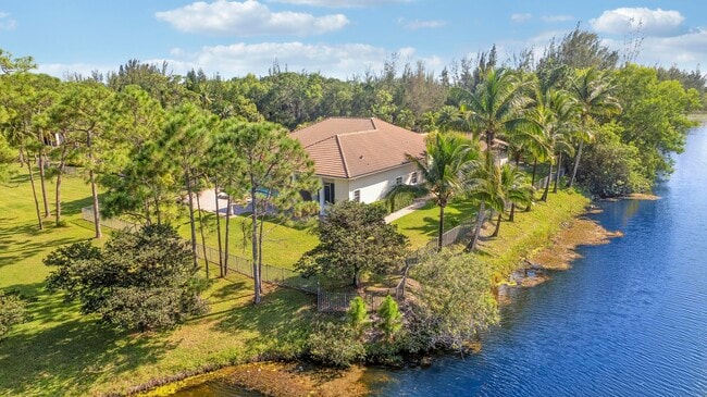 Building Photo - 11985 Carnegie Pl