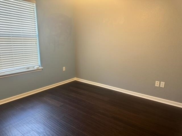 Building Photo - 2172 Heathrow Dr