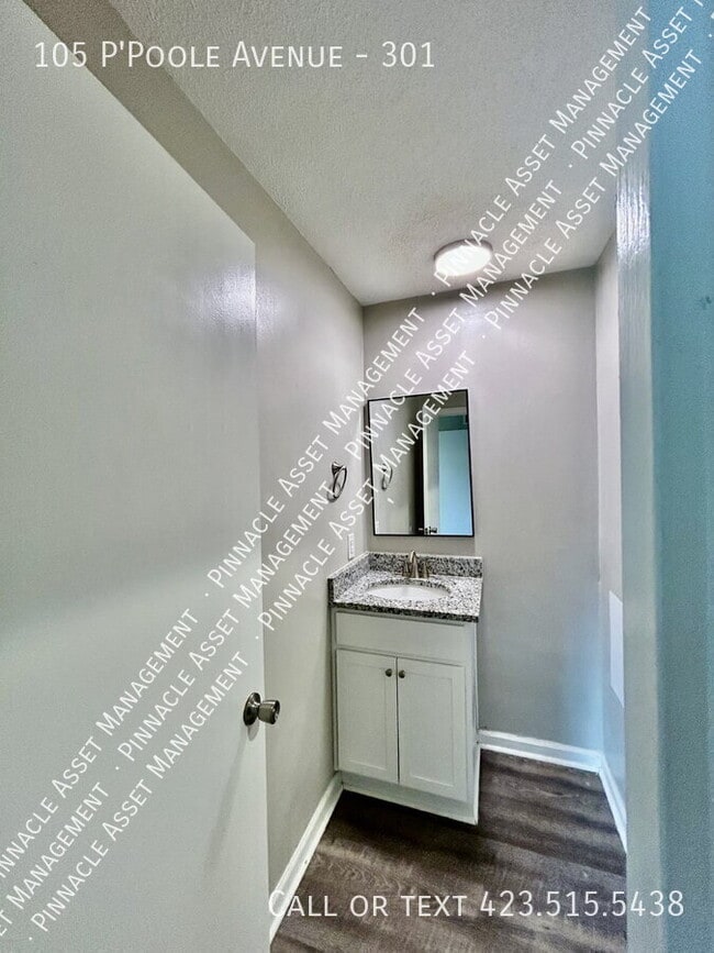 Building Photo - 105 P'Poole Ave