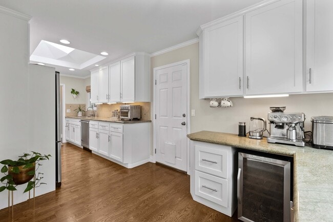 Building Photo - 841 W Latimer Ave