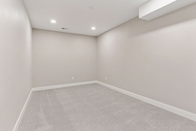 Building Photo - New Charming Berthoud Home with Modern Comfort | $1000 Deposit with Approved Credit and TWO WEEKS...