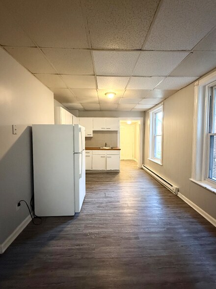 Building Photo - 44 W Union Blvd