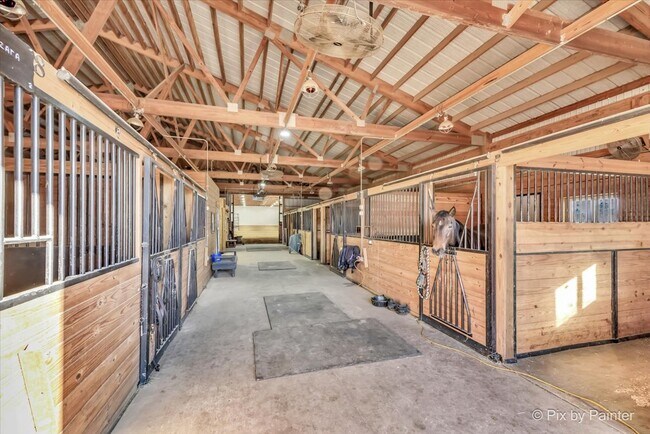 Building Photo - 708 S Rose Farm Rd