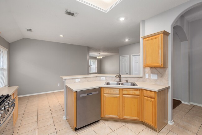 Building Photo - 18126 Stone Trail Manor Dr