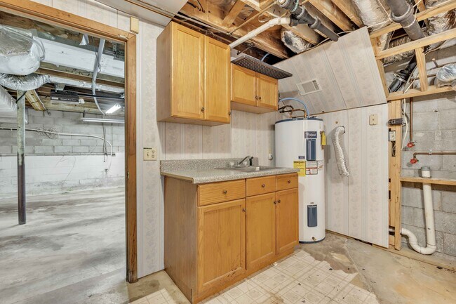 Building Photo - 509 Mathes Ct