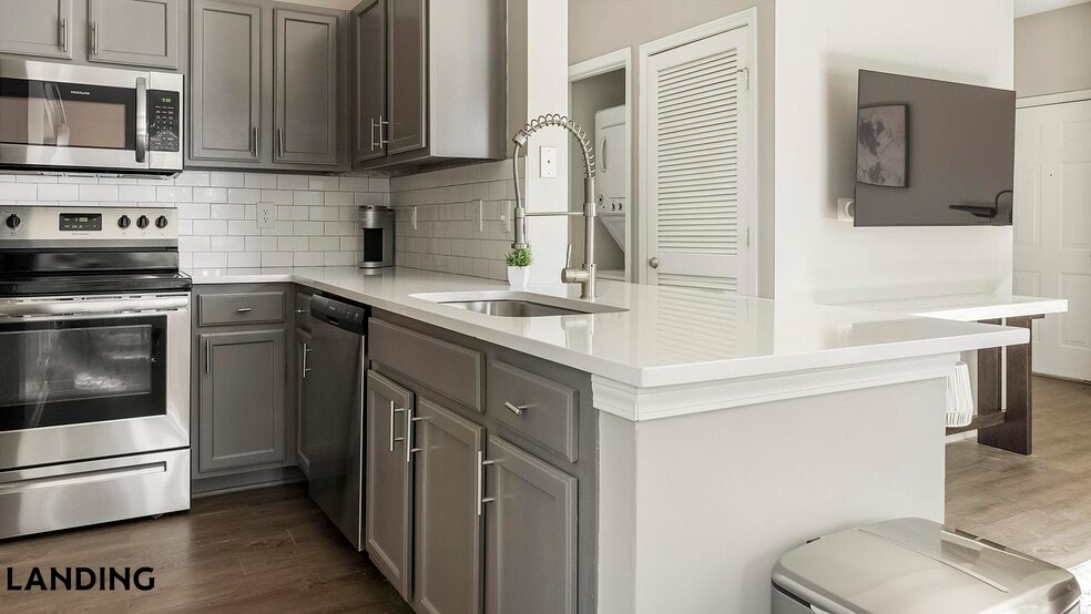 Building Photo - 100 Peyton Pl SW