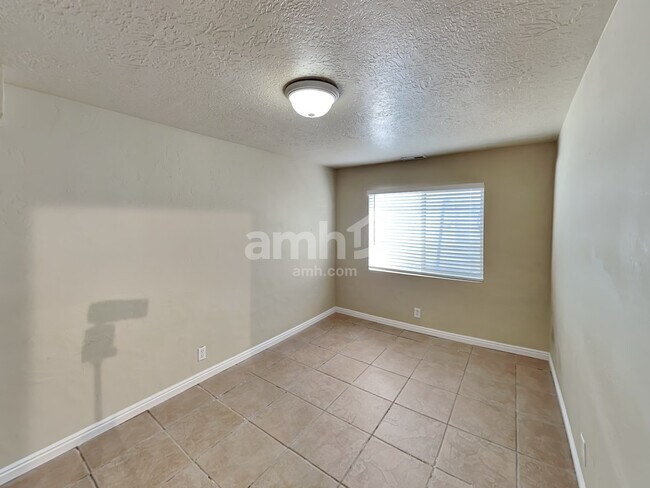 Building Photo - 2204 N 1960 W