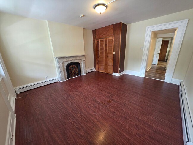 Building Photo - 30 Delano St