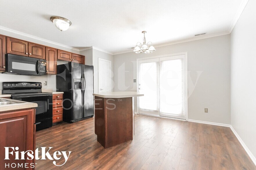 Building Photo - 4915 Aquaduct Dr