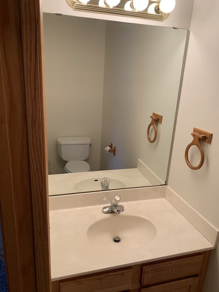 Building Photo - 5293 Manchester Dr