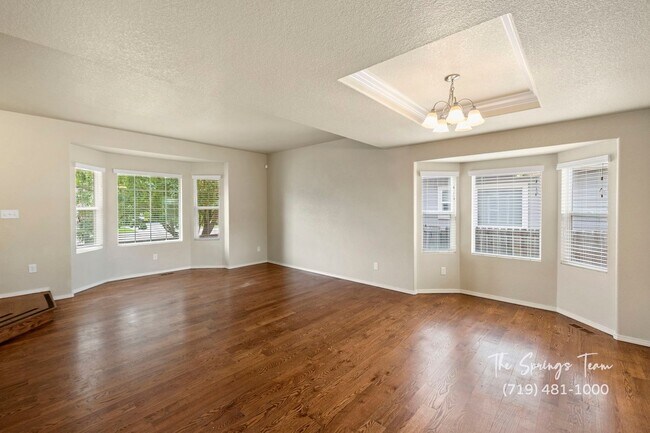 Building Photo - SPACIOUS SIX (6!!!) BD HOME IN LORSON RANCH!