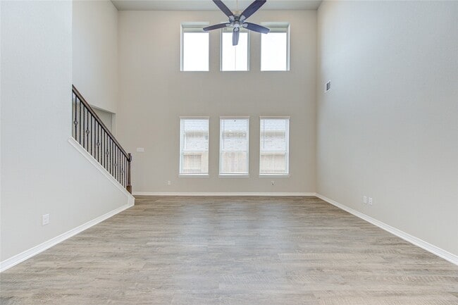 Building Photo - 821 Laguna Grn Ln