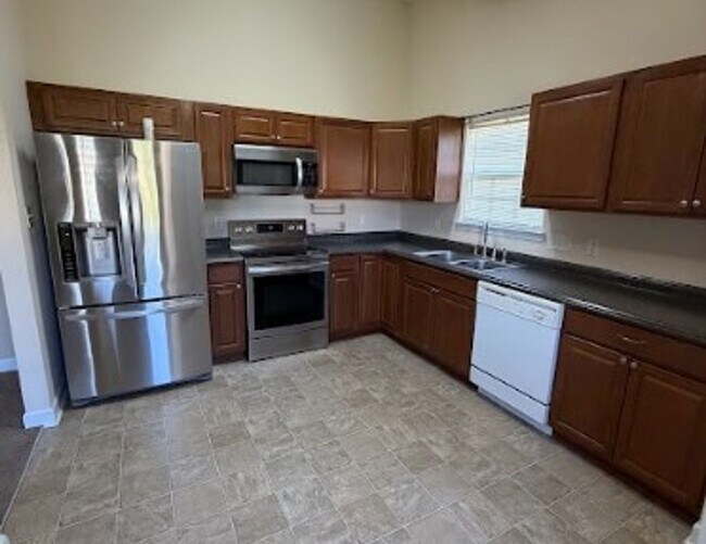 Building Photo - 2420 Damascus Dr