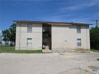 Building Photo - 1301 Quail Cir