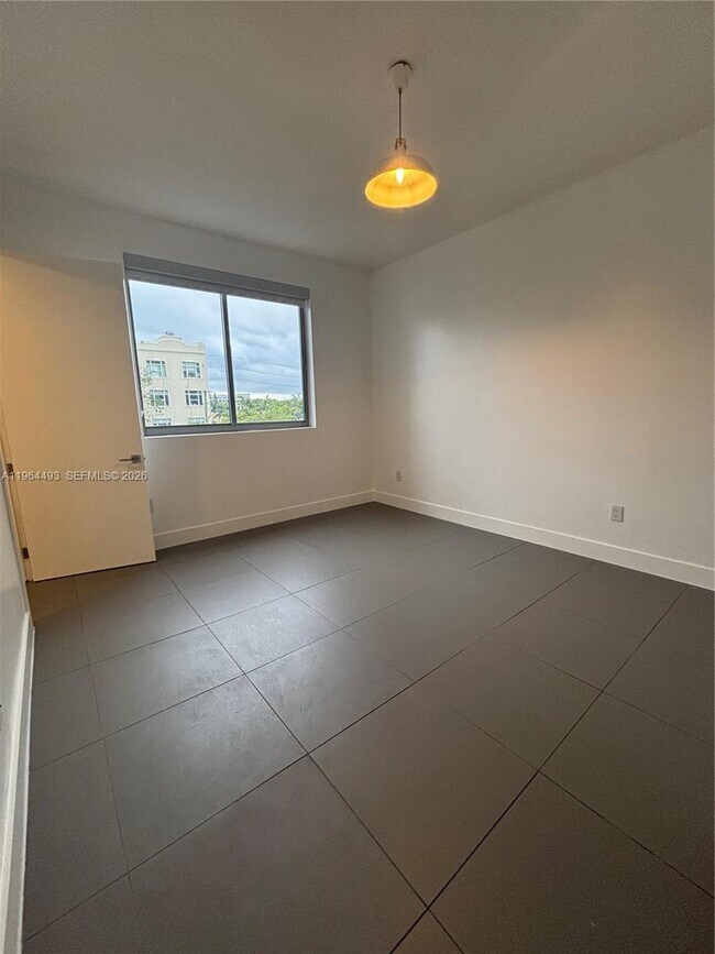 Building Photo - 250 NW 24th St