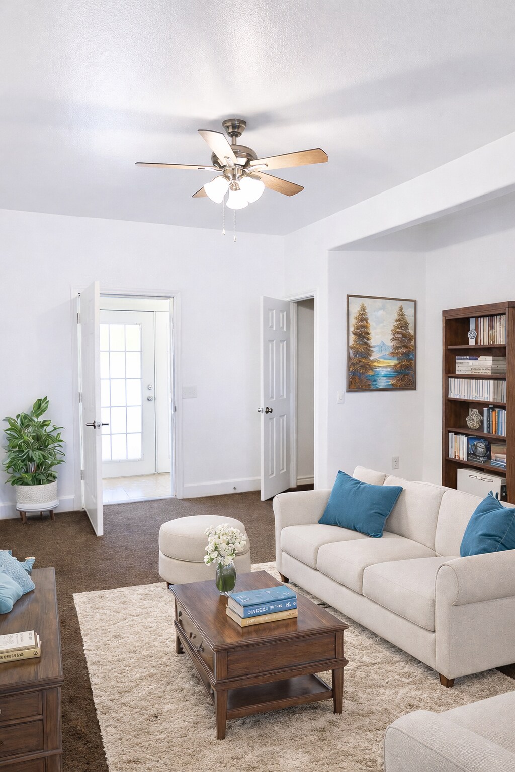 Building Photo - 10940 Helms Trl