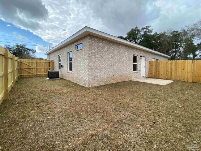 Building Photo - 440 Hancock Ln