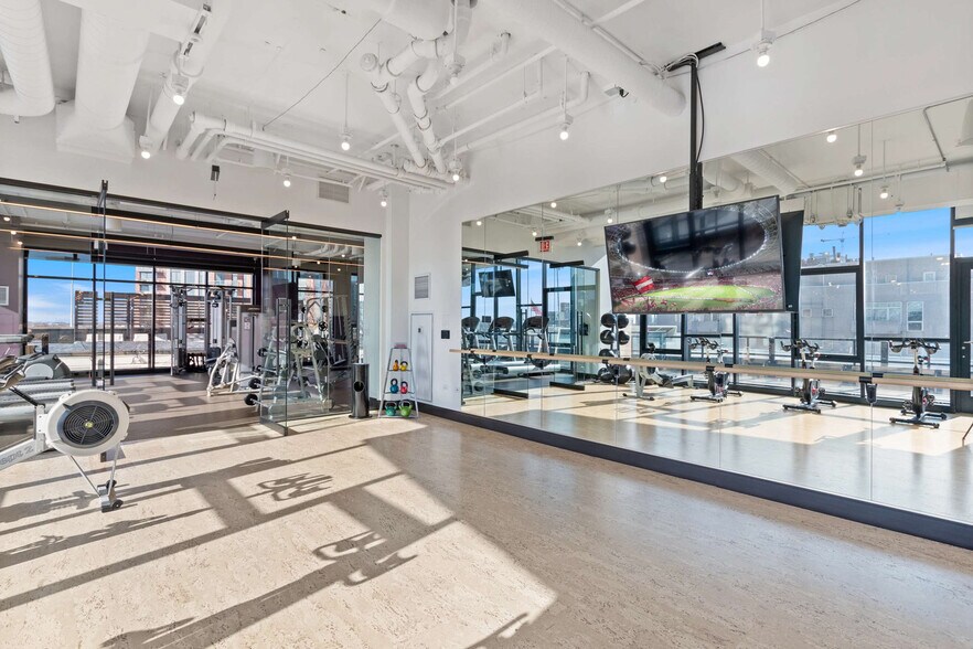 Building Photo - 730 N Milwaukee Ave