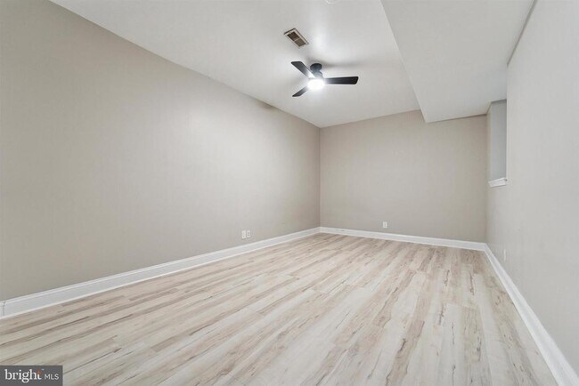 Building Photo - 605 N 34th St