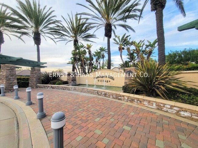 Building Photo - 17528 Yellowwood Way