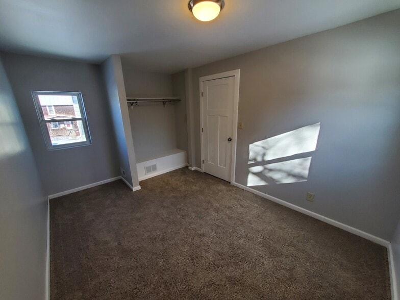 Bedroom 1 - 816 W Gambier St