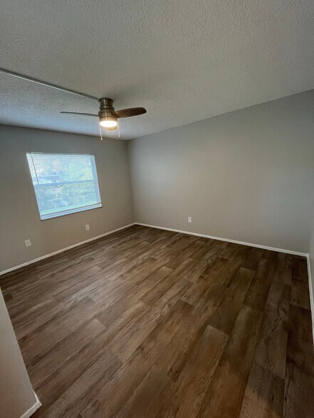 Building Photo - 1 Bed/1 Bath - Unit C1