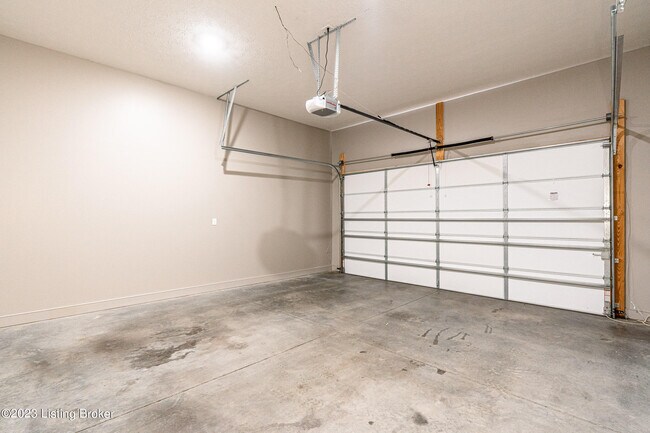 Building Photo - 10506 Meeting St