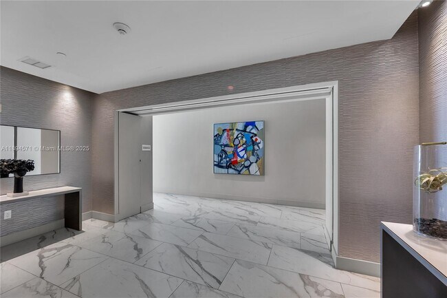 Building Photo - 3535 S Ocean Dr