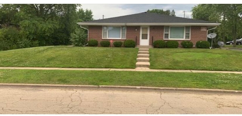 Building Photo - 4210 Eastridge Dr