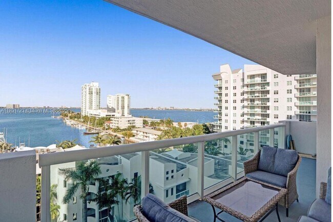 Building Photo - 7900 Harbor Island Dr