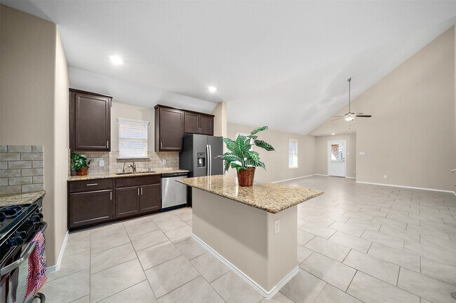 Building Photo - 23626 Legano Dr