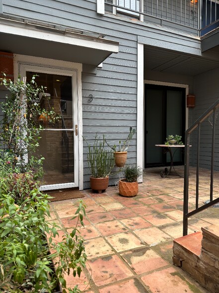 Building Photo - 606 W Lynn St