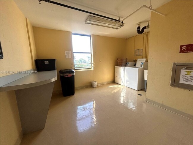 Building Photo - 3031 N Ocean Blvd