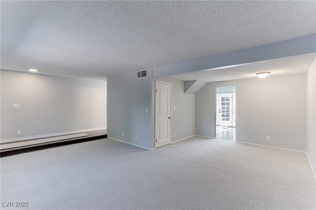 Building Photo - 3220 Weber Ct