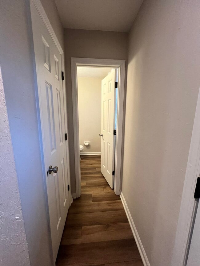 Building Photo - 1000 Holland Dr