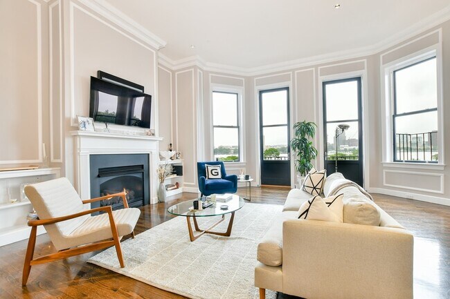 Building Photo - 298 Beacon St