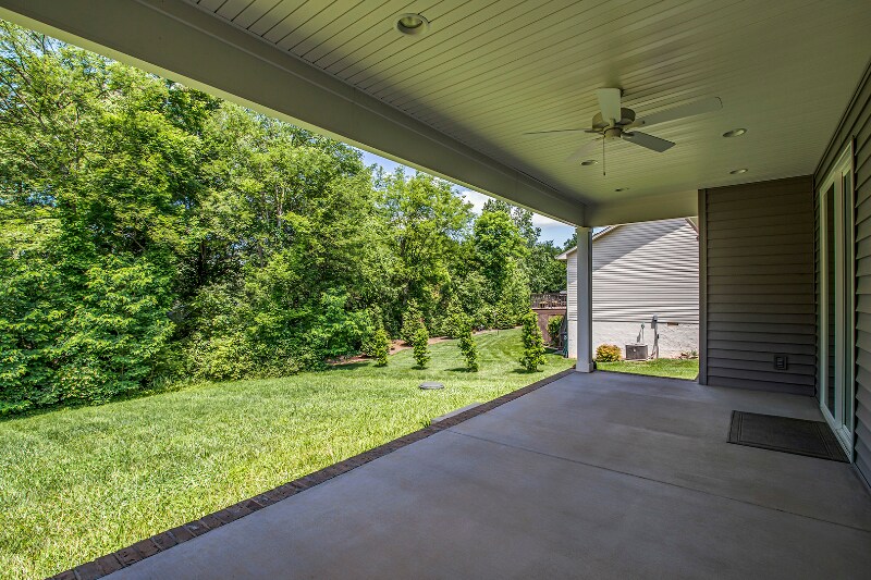 Building Photo - 318 Chatuga Ln