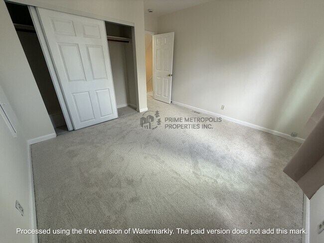 Building Photo - 2346 Montezuma Dr