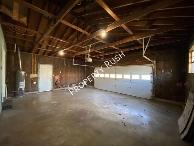 Building Photo - 2337 Mark Ln
