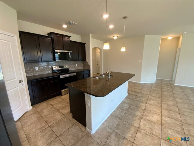 Building Photo - 5586 Perdita Dr