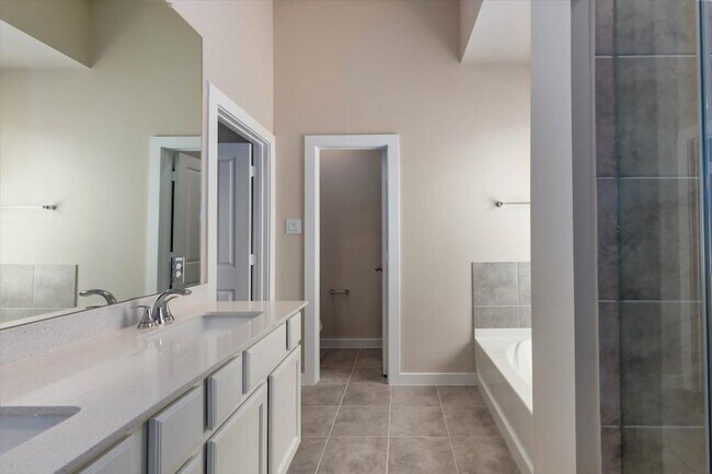 Building Photo - 5063 Hazel Orch Dr
