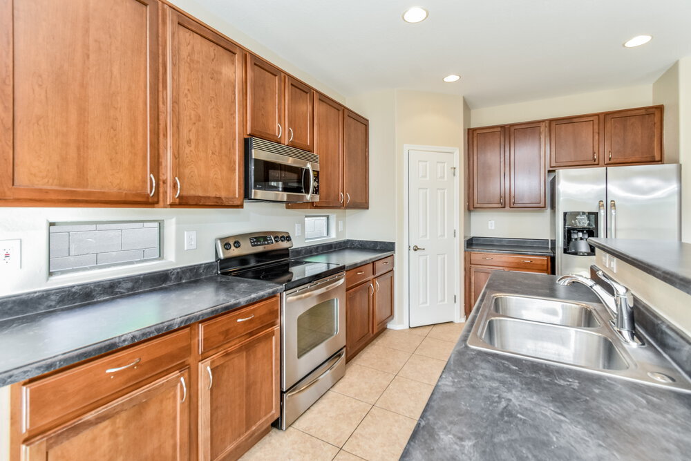 Building Photo - 15629 W MacKenzie Dr