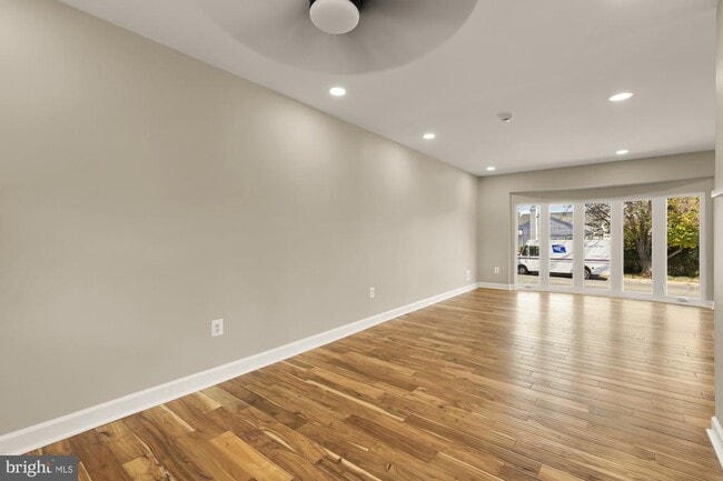 Building Photo - 8730 Ewing Dr