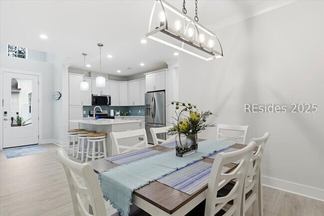 Building Photo - 119 Blue Starfish Ln